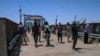 Les manifestants, devant le siège de l'armée soudanaise, à Khartoum, au Soudan, le 14 mai 2019.