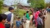 မှတ်တမ်းပုံ - ရှမ်းပြည်နယ်မြောက်ပိုင်း တိုက်ပွဲတွေကြောင့် ဘေးလွတ်ရာတိမ်းရှောင်နေကြတဲ့ စစ်ဘေးရှောင် ဒုက္ခသည်များ။ (ဓာတ်ပုံ-ကိုမျိုး/နယ်စည်းမခြား)