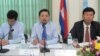 លោក​ទេព នីថា​ (កណ្តាល)​ អគ្គលេខាធិការ​នៃ​គណៈកម្មាធិការ​ជាតិ​រៀបចំ​ការបោះឆ្នោត។​