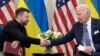 លោក Biden សុំ​អភ័យទោស​លោក Zelenskyy ដែល​ជំនួយ​អាមេរិ​កជាប់​គាំង​នៅ​សភា