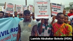 'Yan Niger Delta su na zanga-zangar korafin musgunawa Patience Jonathan da suka yi zargin EFCC tana yi