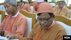 ဒေါက်တာဇော်မြင့်မောင်။