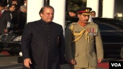 د2013ء انتخاباتو دپاره دميا نواز شريف گوند پاکستان مسلم ليگ(ن) اولس سره پخپل منشور کې وعده کړې وه چې په دوؤ کالو کې به دانرژۍ بحران له مينځه وړي، شپږ مياشتې وروستو به دهيواد دننه بلدياتي انتخابات کوي اؤ دځلمو دقامي پاليسۍ په اساس به لس لکه ځلمي په روزگار لگوي