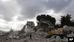 Demolidas mais 30 casas perto do Lubango