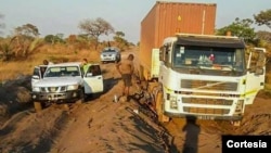 Exemplo da situação precária das estradas do Moxico . Foto de arquivo