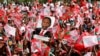 Les partisans du principal parti d'opposition angolais, l'UNITA, ors d'un rassemblement électoral à Luanda le 25 août 2012. REUTERS / Siphiwe Sibeko