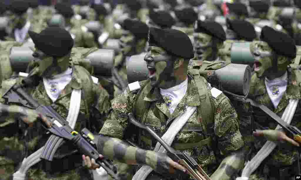 Special forces soldiers march during a military parade celebrating Colombia's 204 anniversary of independence from Spain, in Bogota, July 20, 2014.