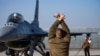 Архівне фото: льотчики США керують F-16 на базі в Румунії 