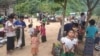 ဘူးသီးတောင်မြို့နယ် စိုင်းဒင်ဈေးရွာရောက် စစ်ရှောင်များ ဓါတ်ပုံ -MP Oung Thaung Shway