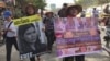 Protesters marched from the Ministry of Interior to the National Assembly to continue submitting their petition on Tuesday, January 10, 2017. (Hul Reaksmey/VOA Khmer)