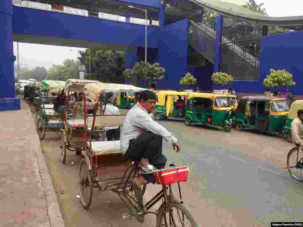 Many migrant workers in cities said cash shortages impacted their daily earnings forcing some to return to their villages.