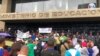 Los docentes aseguran que continuarán manifestando pacíficamente y de no obtener respuesta, convocarán a un paro del sector educativo.