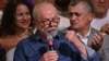 Lula da Silva discursa após ganhar a segunda volta das presidenciais