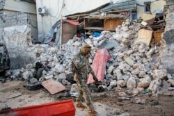 Shambulizi la kigaidi katika Afrik Hotel Mogadishu, Somalia, Feb. 1, 2021. Al-Shabab claimed responsibility for the deadly assault.