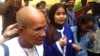 តុលាការ​កំពូល​​នៅ​​ថ្ងៃ​​សុក្រ​ទី​២២​ខែ​វិច្ឆិកា​ឆ្នាំ​២០១៣ បាន​សម្រេច​ដោះលែង​អ្នកស្រី​យ៉ោម បុប្ផា សកម្មជន​ដីធ្លី​នៅ​តំបន់​បឹងកក់​ឱ្យ​នៅ​ក្រៅ​ឃុំ​ហើយ​បាន​បញ្ជា​ឱ្យ​សាលា​ឧទ្ធរណ៍​ពិនិត្យ​សំណុំរឿង​នេះឡើង​វិញ។ (រូបថត៖ ហេង រស្មី)