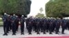 Des élèves commissaires à l’école nationale de police, à Dakar, le 4 avril 2020. (VOA/Seydina Aba Gueye)