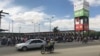 Multidão à procura de emprego em Benguela, Angola, 18 Janeiro 2022