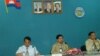 លោក​ទេព នីថា អគ្គ​លេខាធិការ​គ.ជ.ប.​(អង្គុយកណ្តាល)​​កំពុង​ធ្វើសន្និសីទ​សាសែតនៅ​ស្នាក់ការ​គ.ជ.ប.​​