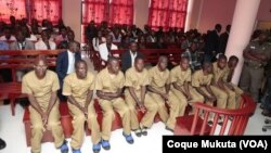 Membros da seita no Tribunal Provincial do Huambo