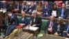 Theresa May défend lundi son accord sur le Brexit devant le patronat