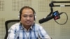 លោកគឹម សុខ អ្នក​ឃ្លាំ​មើល​ការ​អភិវឌ្ឍ​សង្គម និង​នយោបាយ ចូលរួម​ជា​វាគ្មិន​ពិភាក្សា​អំពី​«‍ការ​វិវត្ត​នយោបាយ​នៅ​កម្ពុជា៖ មួយ​ឆ្នាំ​ក្រោយ​ក្រុម​សមាជិក​ព្រឹទ្ធសភា​អាមេរិក ផ្ញើ​លិខិត​ទៅ​លោក​នាយក​រដ្ឋមន្ត្រី ហ៊ុន សែន» ក្នុង​កម្មវិធី Hello VOA កាលពី​ថ្ងៃចន្ទ ទី១៣ ខែកុម្ភៈ ឆ្នាំ២០១៧។ (លឹម សុធី/VOA)