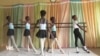 Un danseur nigérian enseigne le ballet dans un quartier populaire de Lagos