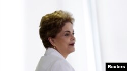 Brazil's President Dilma Rousseff attends a meeting with educators at the Planalto Palace in Brasilia, Brazil, April 12, 2016. 