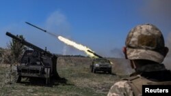 FILE PHOTO: Wanajeshi wa Ukraine wakishambulia majeshi ya Russia karibu na mkoa wa karibu wa Zaporizhzhia.