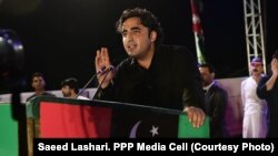 پاکستان پیپلز پارٹی کے چیئرمین بلاول بھٹو کراچی میں ایک ریلی سے خطاب کر رہے ہیں۔ 18 اکتوبر 2019