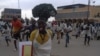 Alunos protestam no Uíge na sequência de desmaios e comichões nas escolas