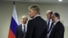 Le président Vladimir Poutine et son porte-parole Dmitri Peskov, à New York, le 28 septembre 2015.