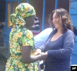 In Goma FXB founder Albina du Boisrouvray, meets with a woman benefiting from aid program