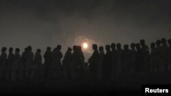 دپاکستان په بيلابيلو قبائيلي سيمو کې د ترهگرۍ اؤ دامنيتي ځواکونو اؤ جنگيالو ترمينځ د روانو نښتو لۀ امله په لکونو قبائيلي وگړي دخپلو سيمو څخه وتلي اؤ دپاکستان په بيلابيلو سيمو کې دکډوالۍ ژوند کوي