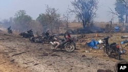 গত ১১ এপ্রিল ভোরে সাগাইং অঞ্চলের কানবালু শহরের পাজিগি গ্রামের বাইরে একটি ছোট স্থানীয় এনইউজি প্রশাসনিক কার্যালয় উদ্বোধনের স্মরণে প্রায় ৩০০ জন লোক জড়ো হয়েছিল। ঠিক সেসময়ই মিয়ানমারের সেনাবাহিনীর বিমান ওই স্থানে বোমাবর্ষণ শুরু করে। (ফাইল ছবি) 