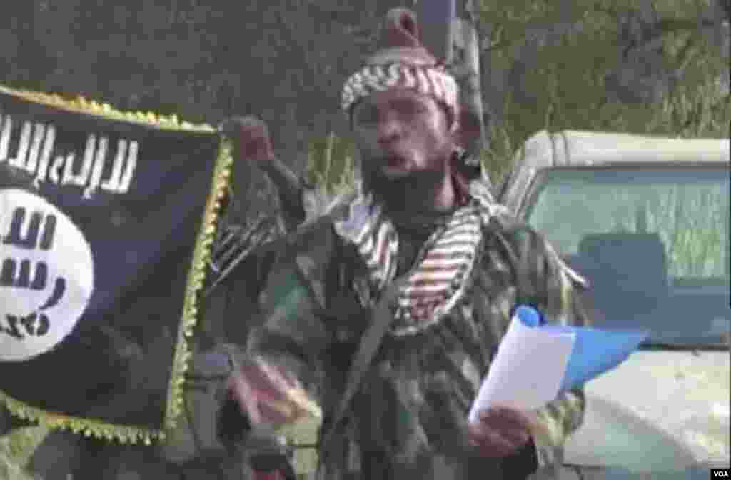 L’image fixe de la vidéo du chef du mouvement extrémiste islamiste Boko Haram que l’AFP a obtenue, montre Abubakar Shekau, faisant une déclaration dans un lieu encore non-déterminé.
