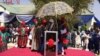 Sarkin Kano Mai Martaba Abubakar Sanusi na Biyu a wajen bukin kaddamar da radiyon fulfulde