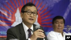 Foreign Affairs Minister Hor Namhong is suing Sam Rainsy for comments he made that linked the minister to the Khmer Rouge, during a speech in 2008.