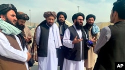 Maafisa wa Taliban.