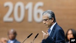 El jeque Salman bin Ibrahim al-Khalifa de Bahrain entre los que se postulan para presidir la FIFA.