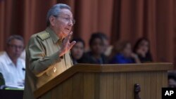 Le président cubain Raul Castro s'adresse à l'Assemblée nationale à la Havane, Cuba, le 27 décembre 2016.