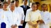 អតីត​ព្រះមហាក្សត្រ​ នរោត្តម សីហនុ និង​ព្រះរាជបុត្រ​ស្នងរាជ្យ​គឺ ព្រះបរមនាថ នរោត្តម សីហមុនី ព្រម​ទាំង​សមាជិក​ព្រះរាជវង្ស នៅ​ក្នុង​ព្រះរាជពិធី​ឡើង​គ្រងរាជ្យ​ព្រះបរមនាថ នៅ​ក្នុង​ព្រះបរមរាជវាំង​កាល​ពី​ថ្ងៃ​ទី​២៩ ខែ​តុលា ឆ្នាំ​២០០៤។