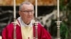 Kardinal Pietro Parolin saat menghadiri acara pemakaman Kardinal Sergio Sebastiani di Basilika Santo Petrus, Vatikan, pada 17 Januari 2024. (Foto: Reuters/Remo Casilli)