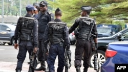 Des policiers à Malabo, Guinée Equatoriale, 3 février 2015.