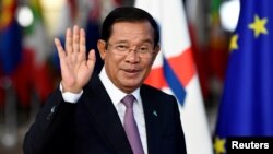 Cambodia's Prime Minister Hun Sen arrives at the ASEM leaders summit in Brussels, Belgium October 18, 2018. REUTERS/Piroschka van de Wouw