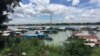 ផ្ទះបែត្រីរបស់ប្រជាពលរដ្ឋវៀតណាមនៅមុខវត្តគ្រួស ក្នុងសង្កាត់សំរោង ខណ្ឌព្រែកព្នៅ រាជធានីភ្នំពេញ កាលពីថ្ងៃទី១៦ ខែមិថុនា ឆ្នាំ២០២១។ (លាស់ លីបលីប/វីអូអេ)