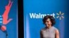 Ibu Negara Michelle Obama saat meluncurkan program makanan sehat di jaringan ritel Walmart.