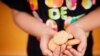 Galletas terapéuticas contra la desnutrición infantil en Venezuela 