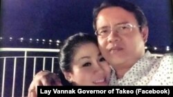 នេះ​ជា​រូបថត​មួយ​ក្នុង​រូប​ថត​ជា​ច្រើន​​ដែល​ត្រូវ​​បង្ហោះ​ជា​សាធារណៈ​​តាម​គណនី​ហ្វេសប៊ុក​លោក​ ​ឡាយ វណ្ណៈ​ ​អតីត​អភិបាល​ខេត្ត​តាកែវ​ ដោយ​មាន​ភ្ជាប់​សារ​ទទួល​ស្គាល់​ថា ​លោក​ធ្លាប់​មានទំនាក់ទំនង​ស្នេហា​ជាមួយ​ស្ត្រី​ម្នាក់​ឈ្មោះ​ ​ចេវ សុវឌ្ឍនា​ ដែល​គេ​គិត​ថា​ត្រូវ​បាន​ធ្វើ​អត្តឃាត​កាល​ពី​ចុង​ខែ​មករា។​​ (Facebook) 