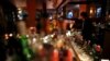 Seorang bartender mencampur minuman beralkohol di sebuah restoran di Jakarta. Melalui Peraturan Presiden tanggal 25 Mei 2021, Presiden Joko Widodo akhirnya memutuskan industri minuman alkohol menjadi bidang usaha yang tertutup untuk investasi. (Foto: REUT