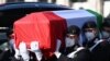 Les carabiniers transportent le cercueil de l'ambassadeur italien Luca Attanasio dans la Basilique de Sainte Marie des Anges et des Martyrs à Rome, le 25 février 2021.